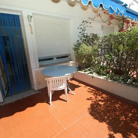 42ob - Beau Avec Immense Terrasse Et Garage Prive * مينتون
